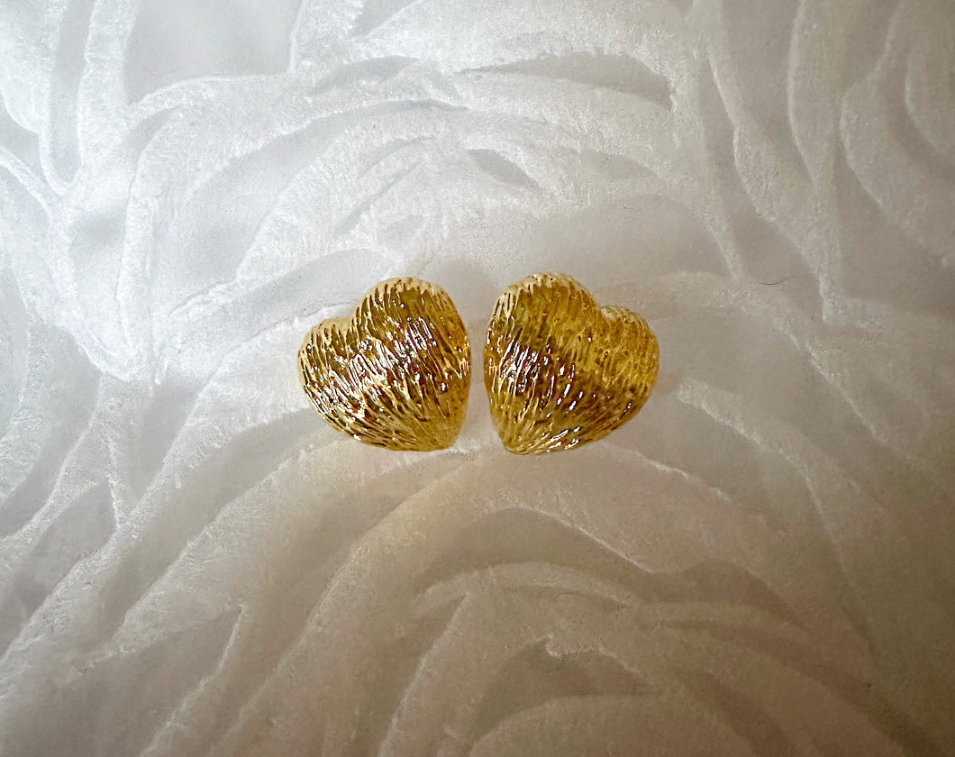 Lovey Stud Earring